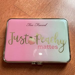 Too faced just peachy mattes eyeshadow palette